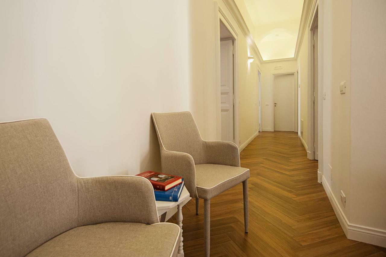 Luxury & Charme Colosseo Рим Екстериор снимка