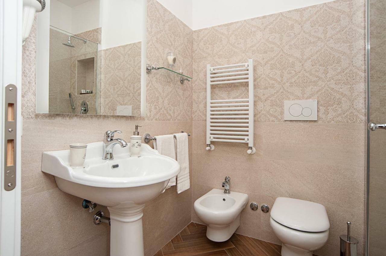 Luxury & Charme Colosseo Рим Екстериор снимка