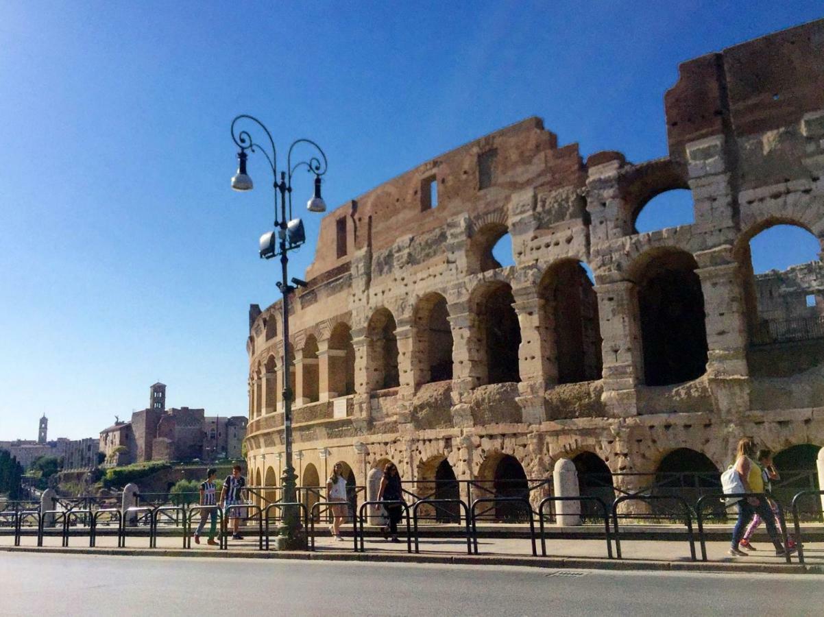 Luxury & Charme Colosseo Рим Екстериор снимка